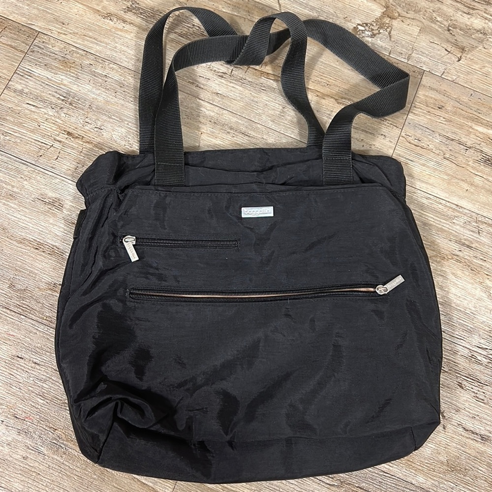 Black baggallini shoulder bag